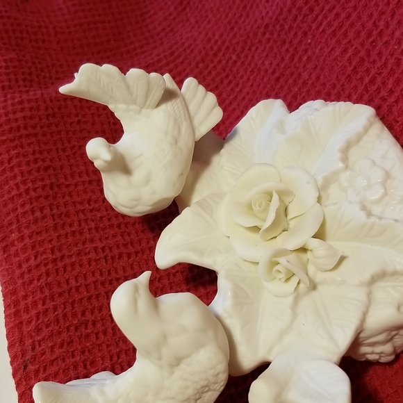 Jade Porcelain Figurine - Picture 2 of 10